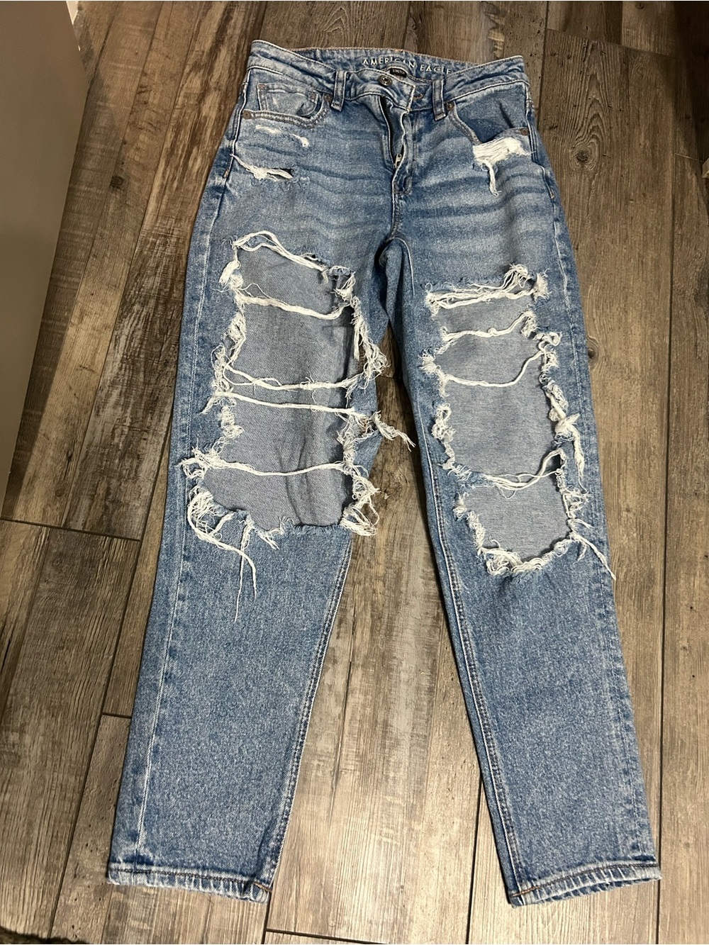 American Eagle stretch High-Rise very Distressed thigh Mom Jeans
